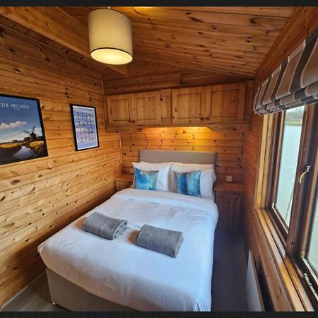 Hickling Broads Lodge Houseboat Stalham Exteriér fotografie