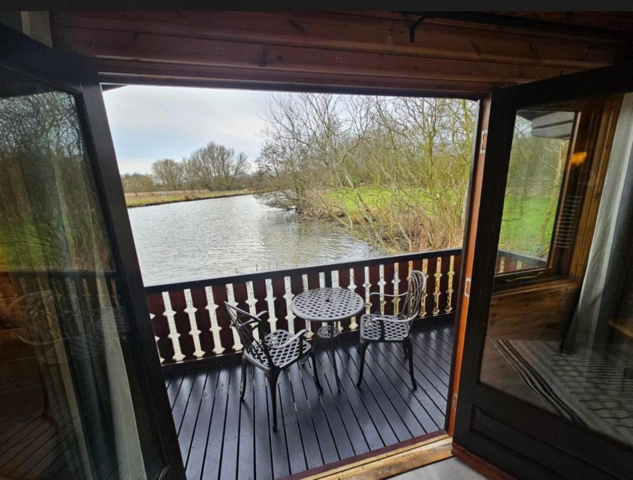 Hickling Broads Lodge Houseboat Stalham Exteriér fotografie
